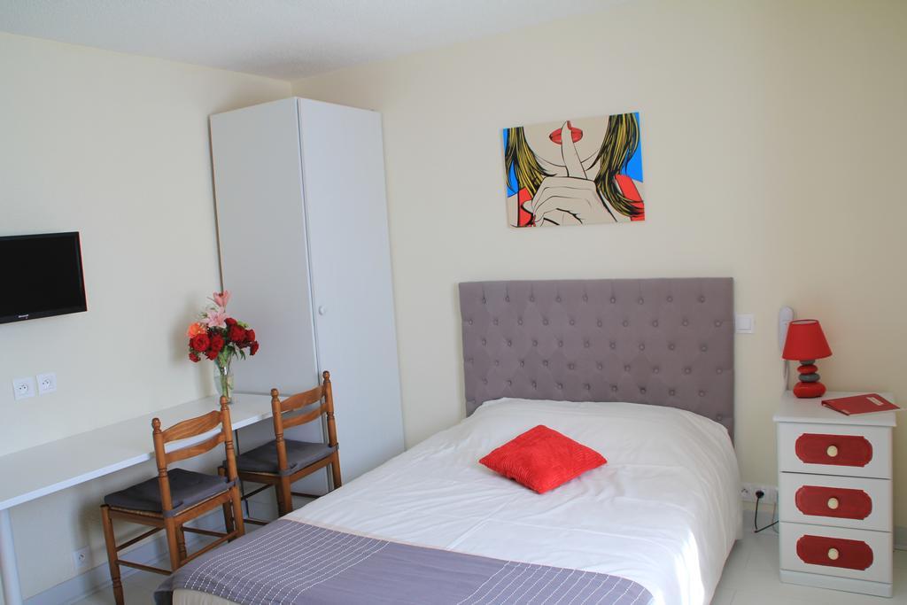 Residence Le Bellevue Bretteville-sur-Odon Kamer foto
