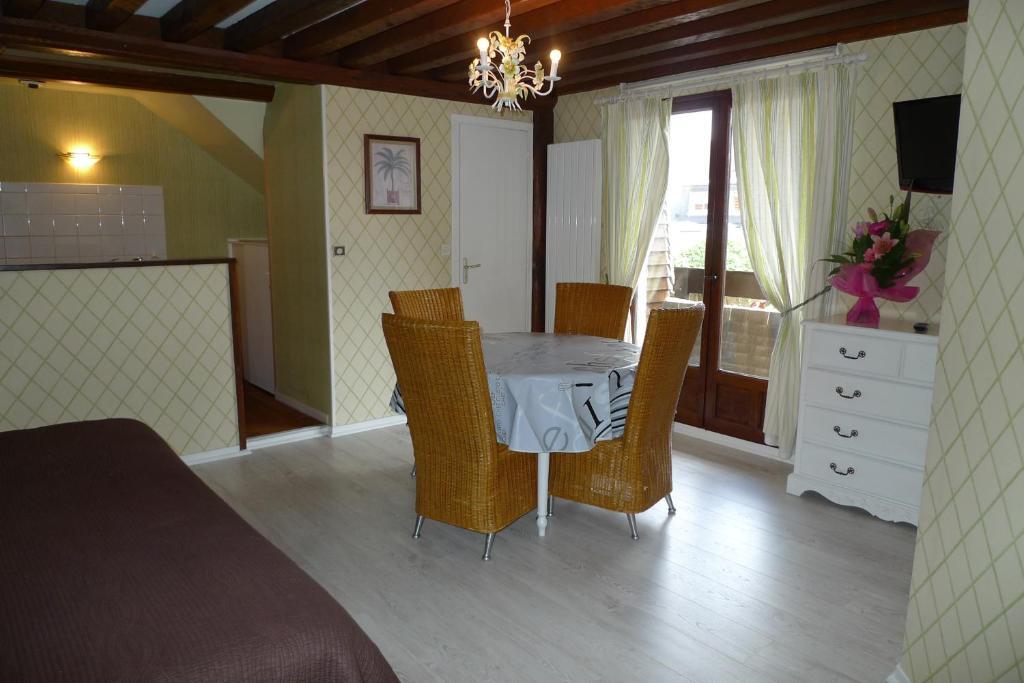 Residence Le Bellevue Bretteville-sur-Odon Kamer foto